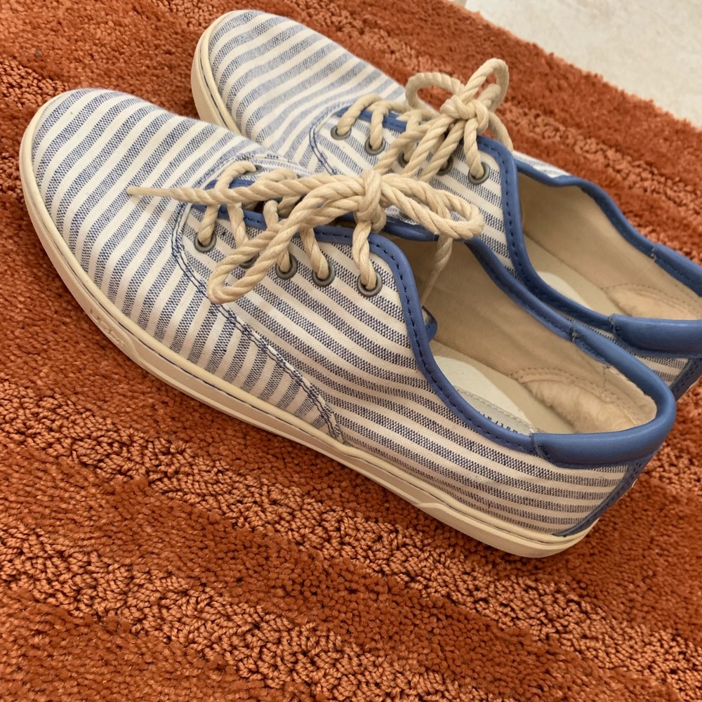 Ugg shoes